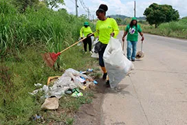 Jornada de barrido y limpieza mantiene el ornato en la vía hacia Cerro Patacón, corregimiento de Ancón