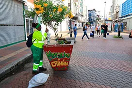 Barrido en La Peatonal, corregimiento de Santa Ana