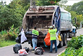 Camión compactador en recolección en Calle George Manrique - La Cabima, corregimiento Alcalde Díaz