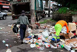 Recolección de desechos en Pan de Azúcar, corregimiento Amelia denis De Icaza