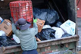 Recolección de desechos en el sector 9 de Enero, corregimiento de Amelia Denis de Icaza