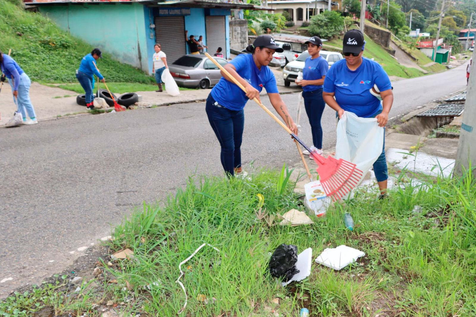 Más de 100 mujeres del Plan Libertad transforman calles y avenidas en San Miguelito