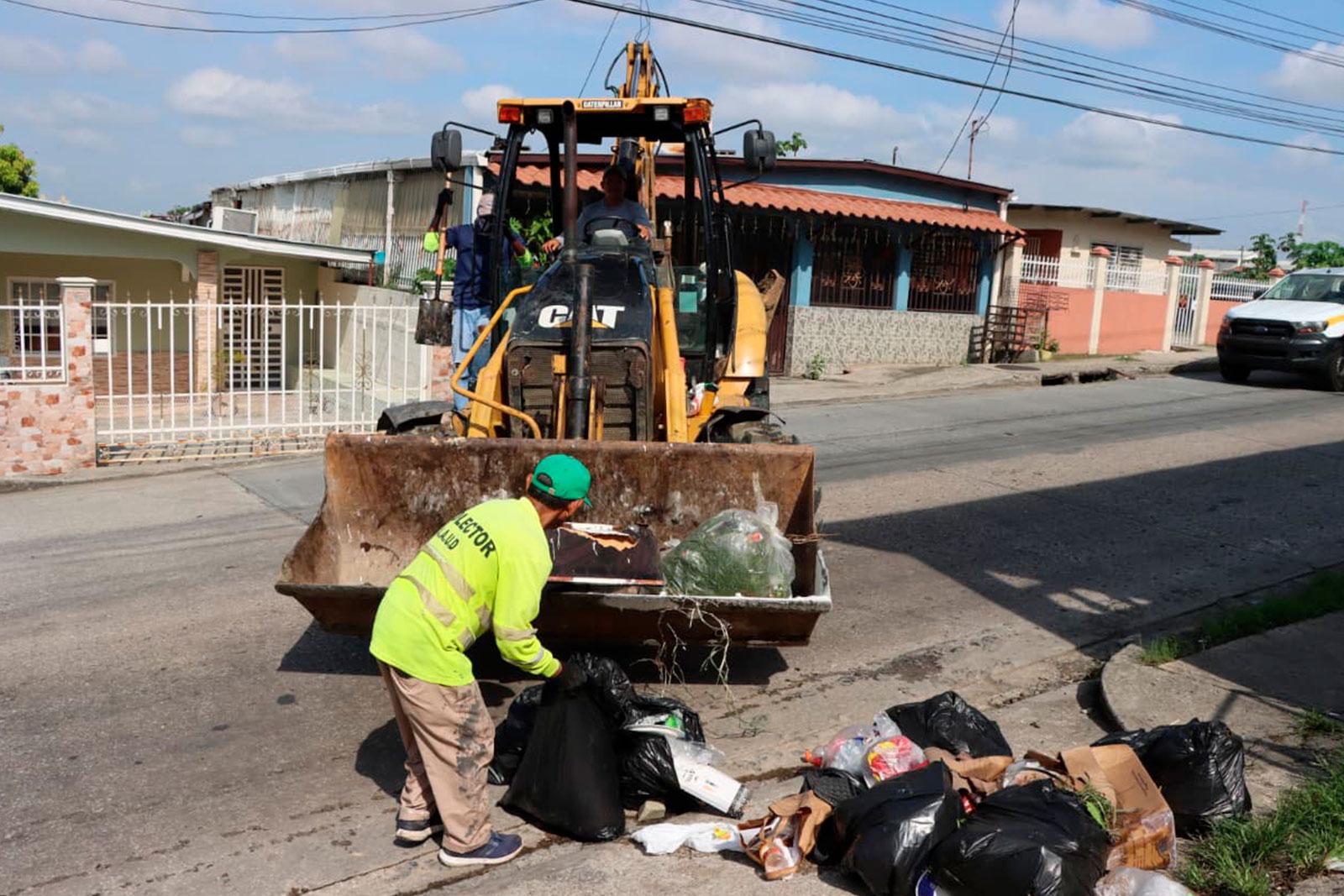 Recolección de desechos en San Cristobal, corregimiento de Juan Díaz