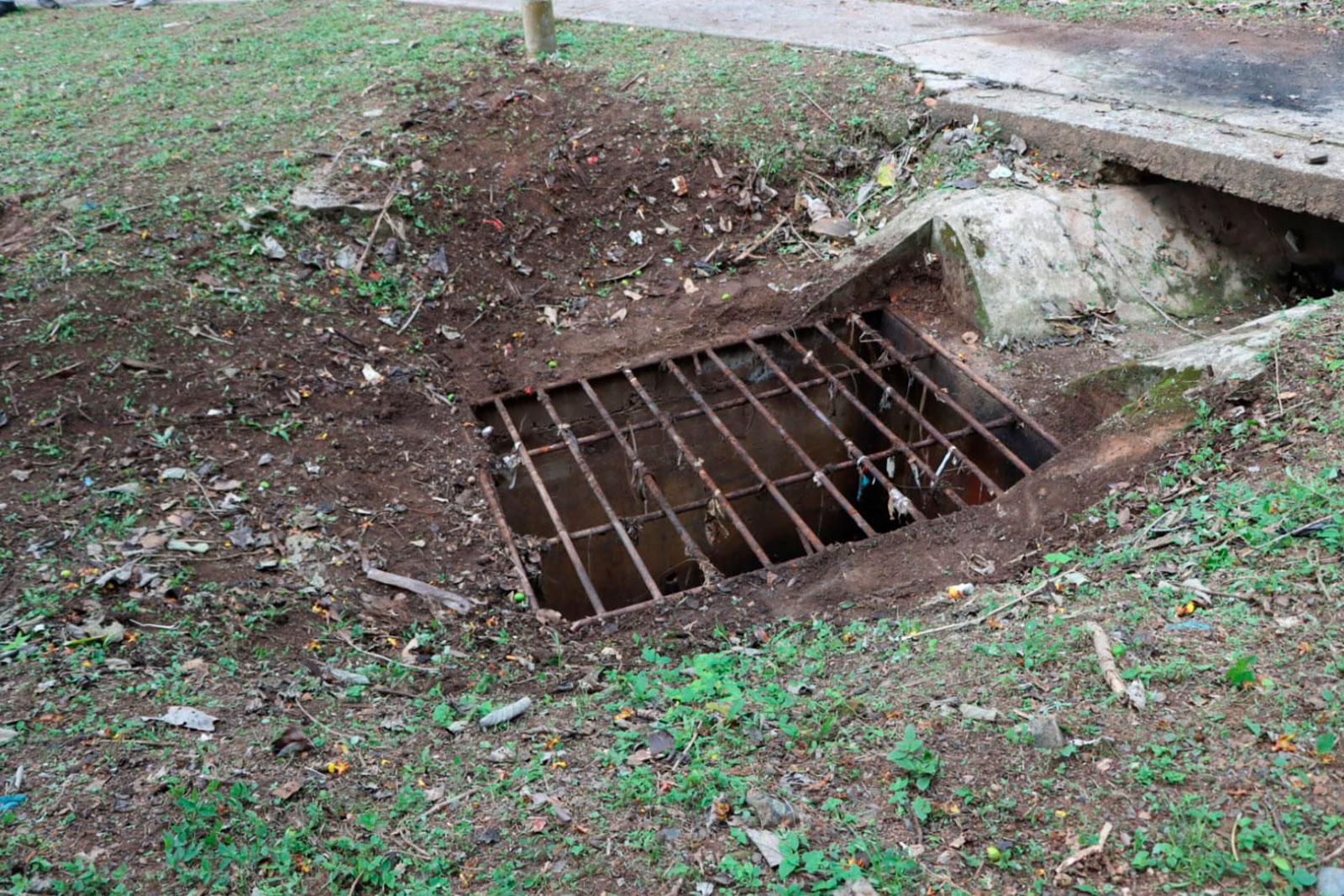 Limpieza de desagues en las faldas del Cerro Ancón, corregimiento de Ancón