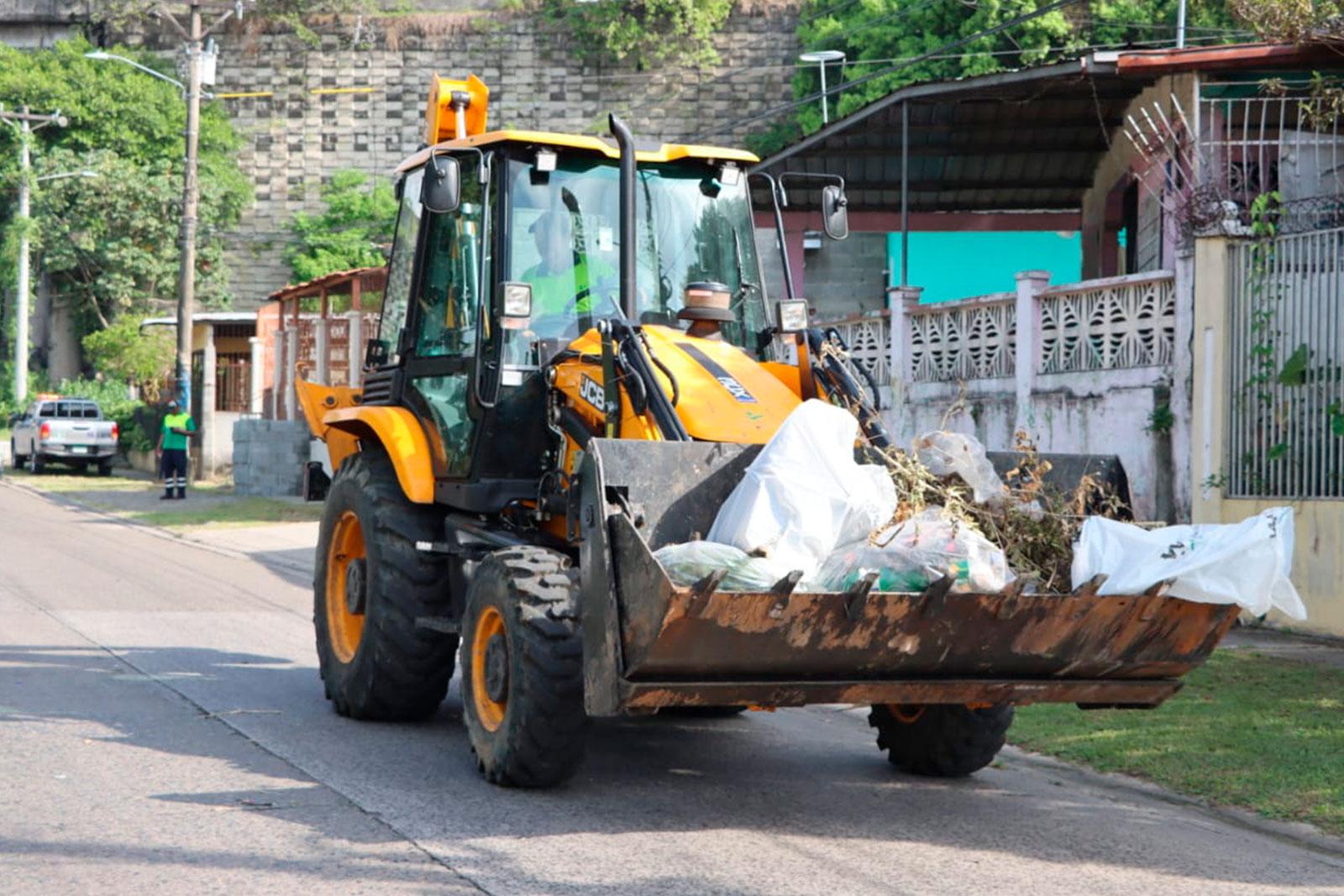 AAUD y Junta Comunal de Belisario Frías ejecutan operativo integral de limpieza en San Miguelito
