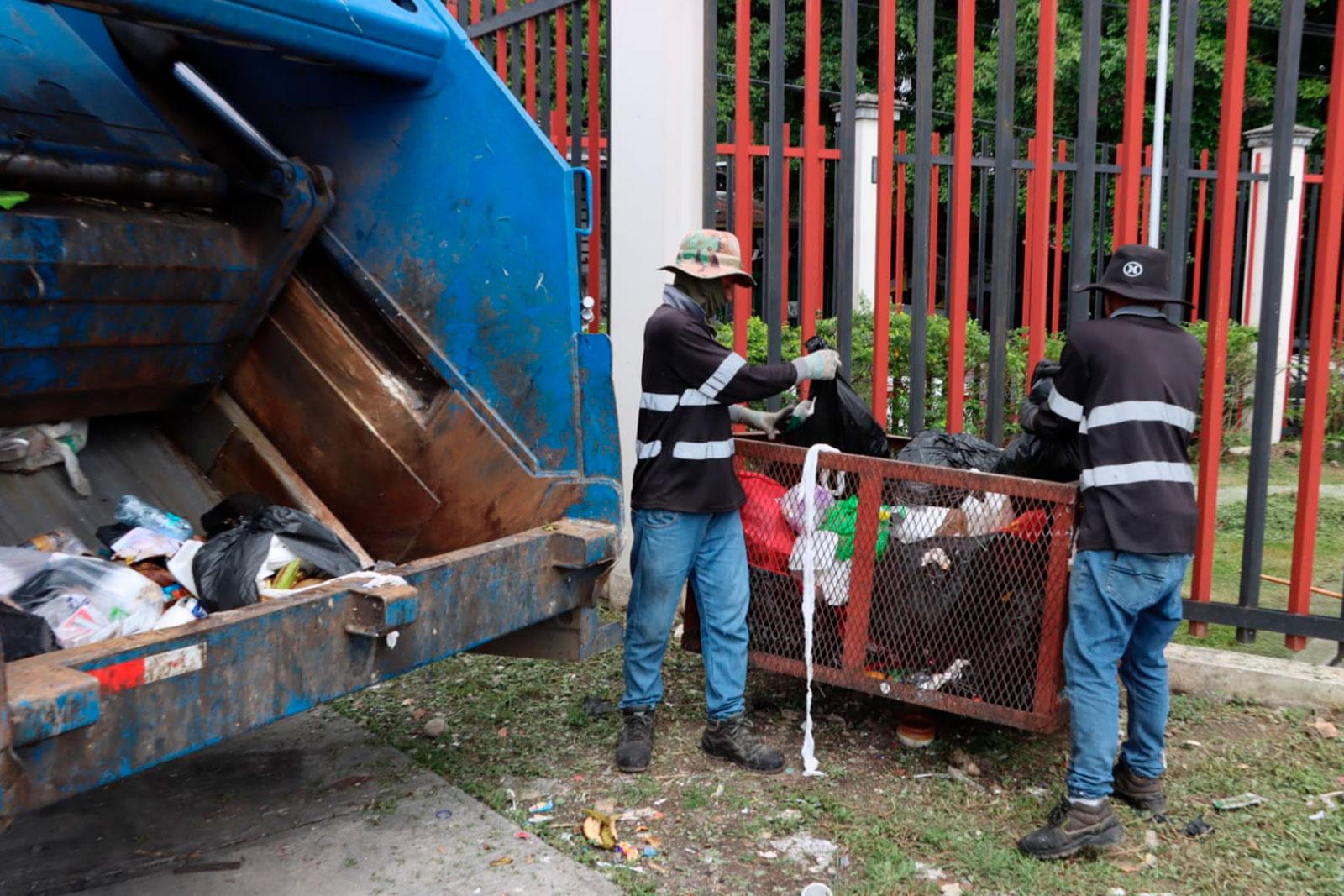 Recolección en Santa Librada de tinaquera, corregimiento Omar Torrijos
