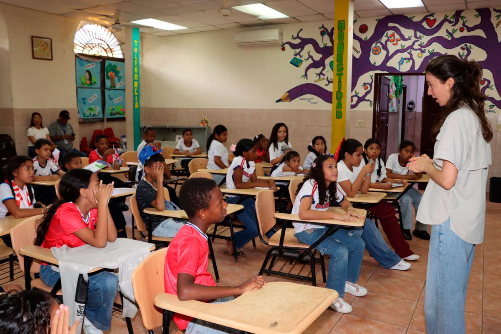AAUD impulsa talleres de reciclaje y manejo de residuos en centros educativos