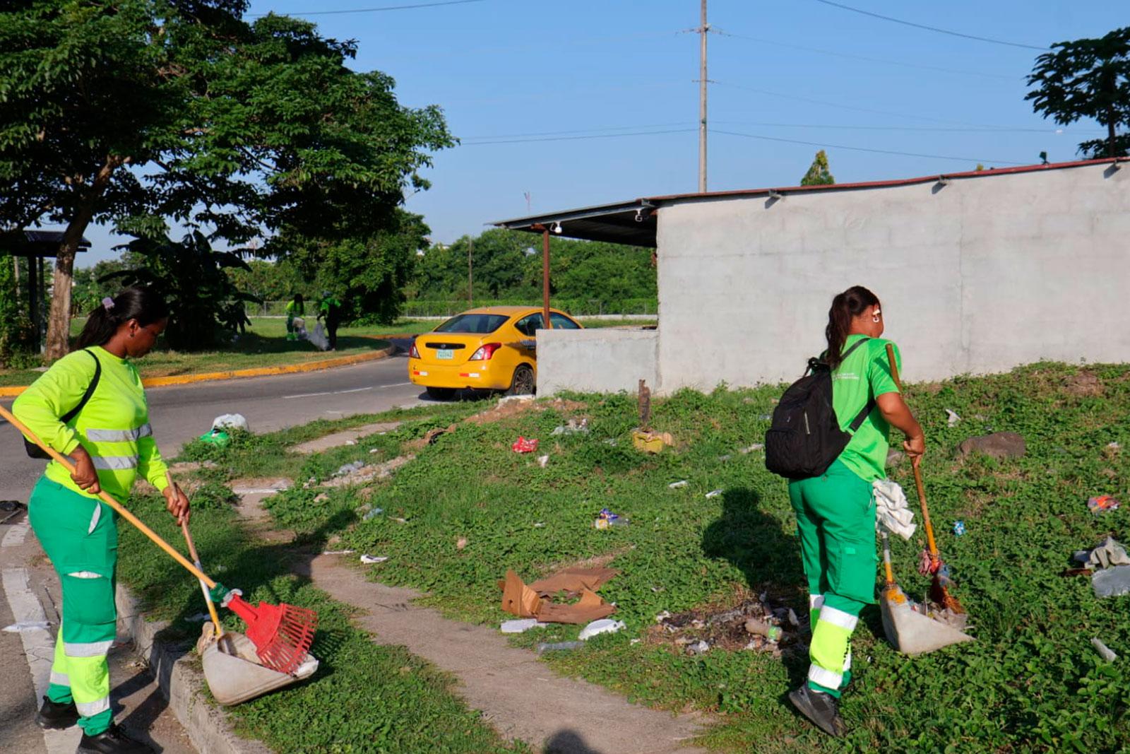 Limpieza integral fortalece la recuperación de espacios públicos en Curundú