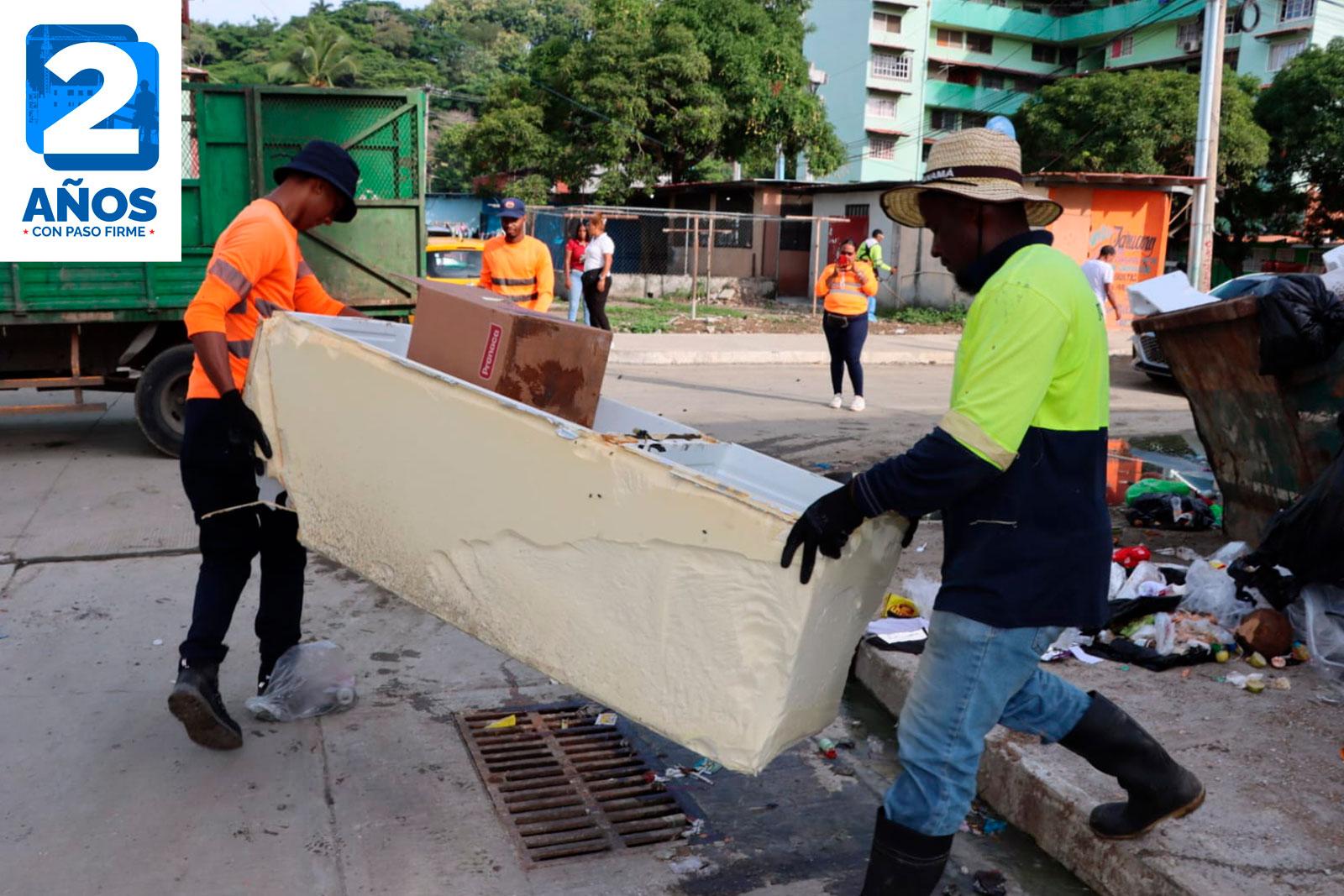 Sanean espacios públicos en Calles 23