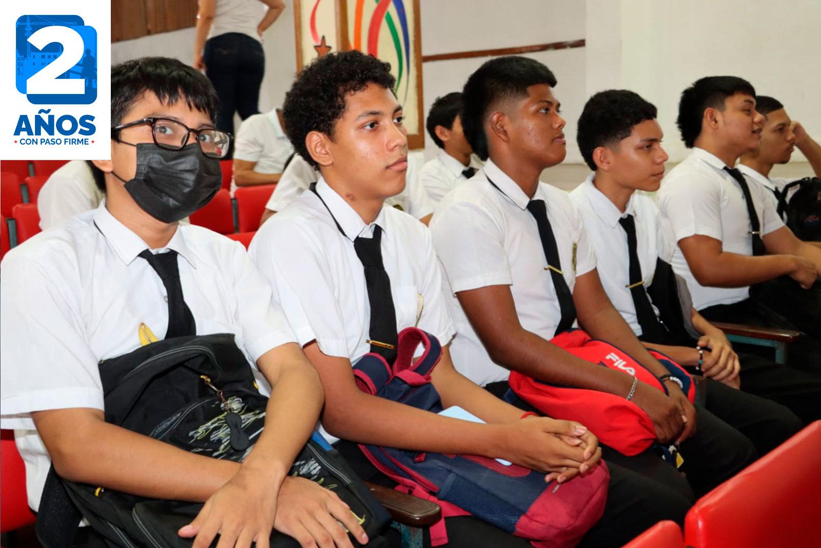 Campaña de conciensacion al Reciclaje en la Escuela Artes y Oficio