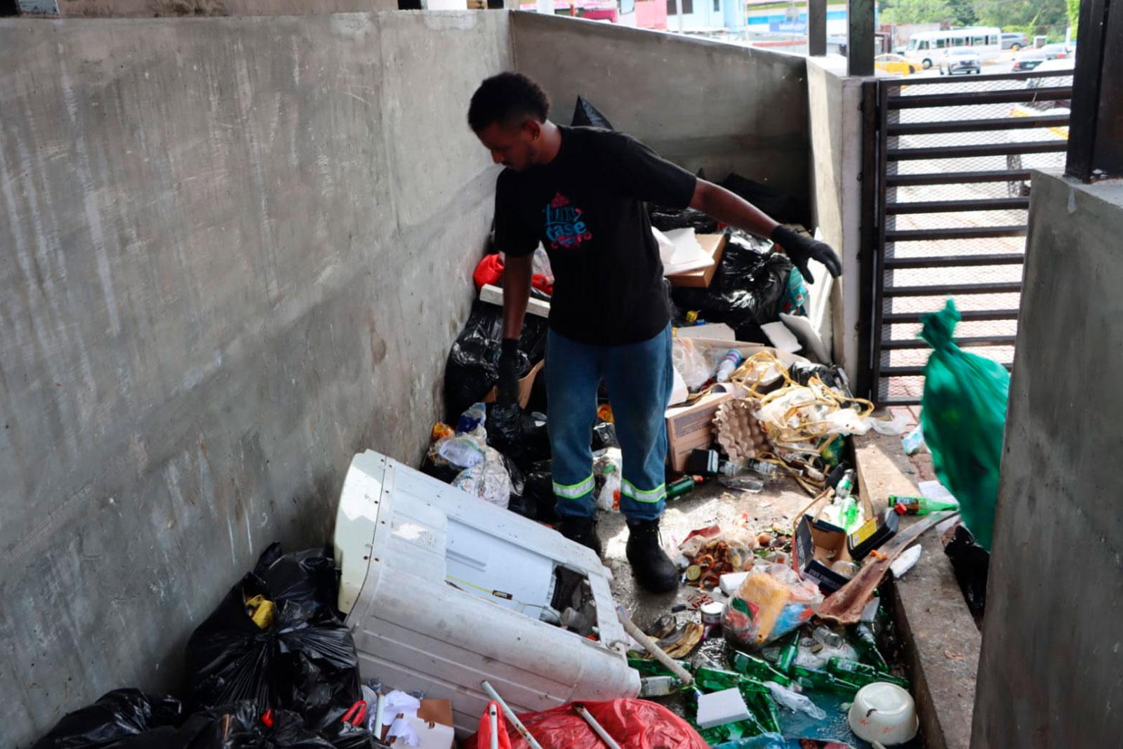 Recolección en tinaquer ubicada en comunidad Las 600, corregimiento José Domingo Espinar - Antes