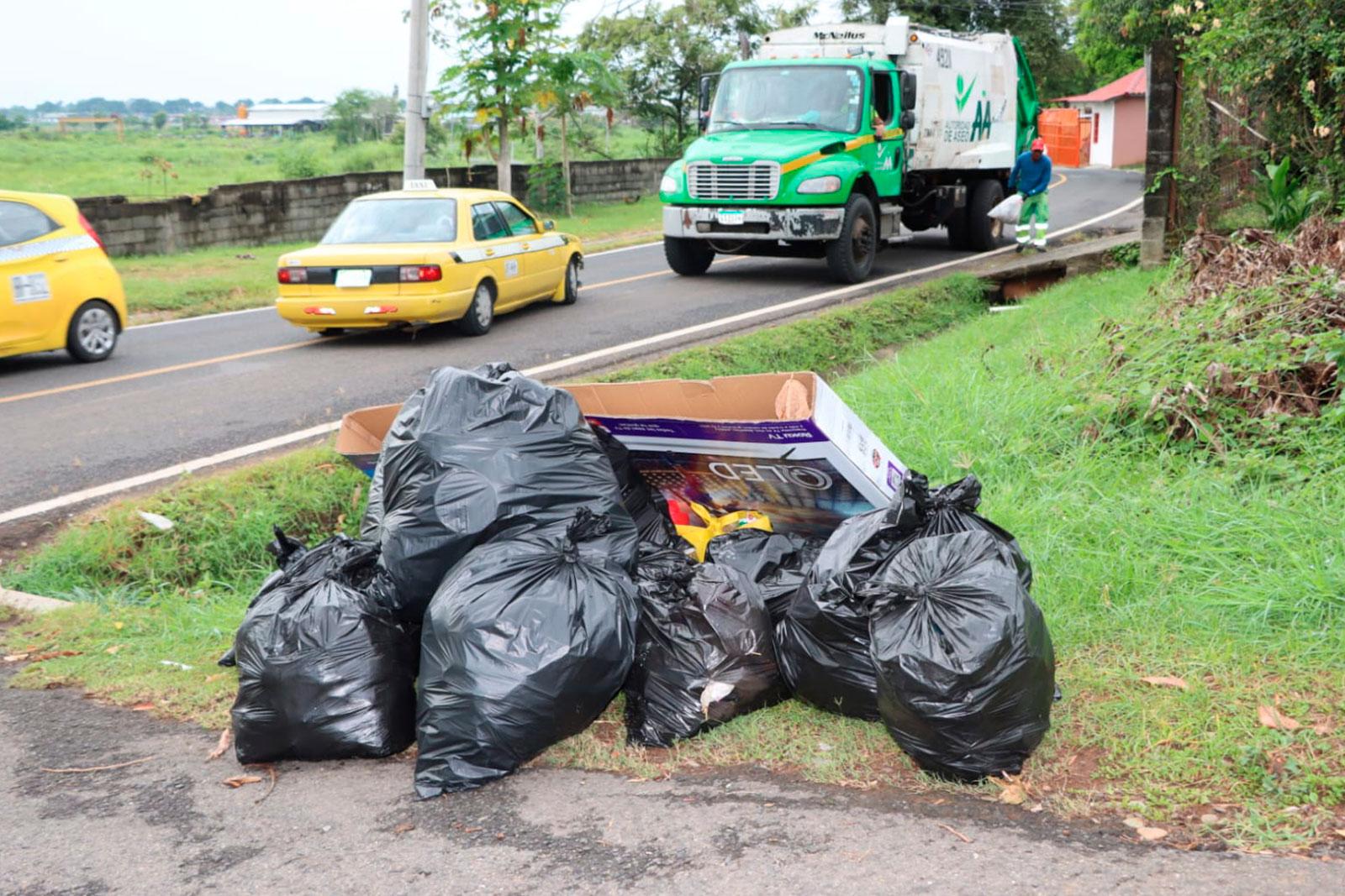 Recolección de desechos en Caminos de Omar, Corregimiento de Pacora
