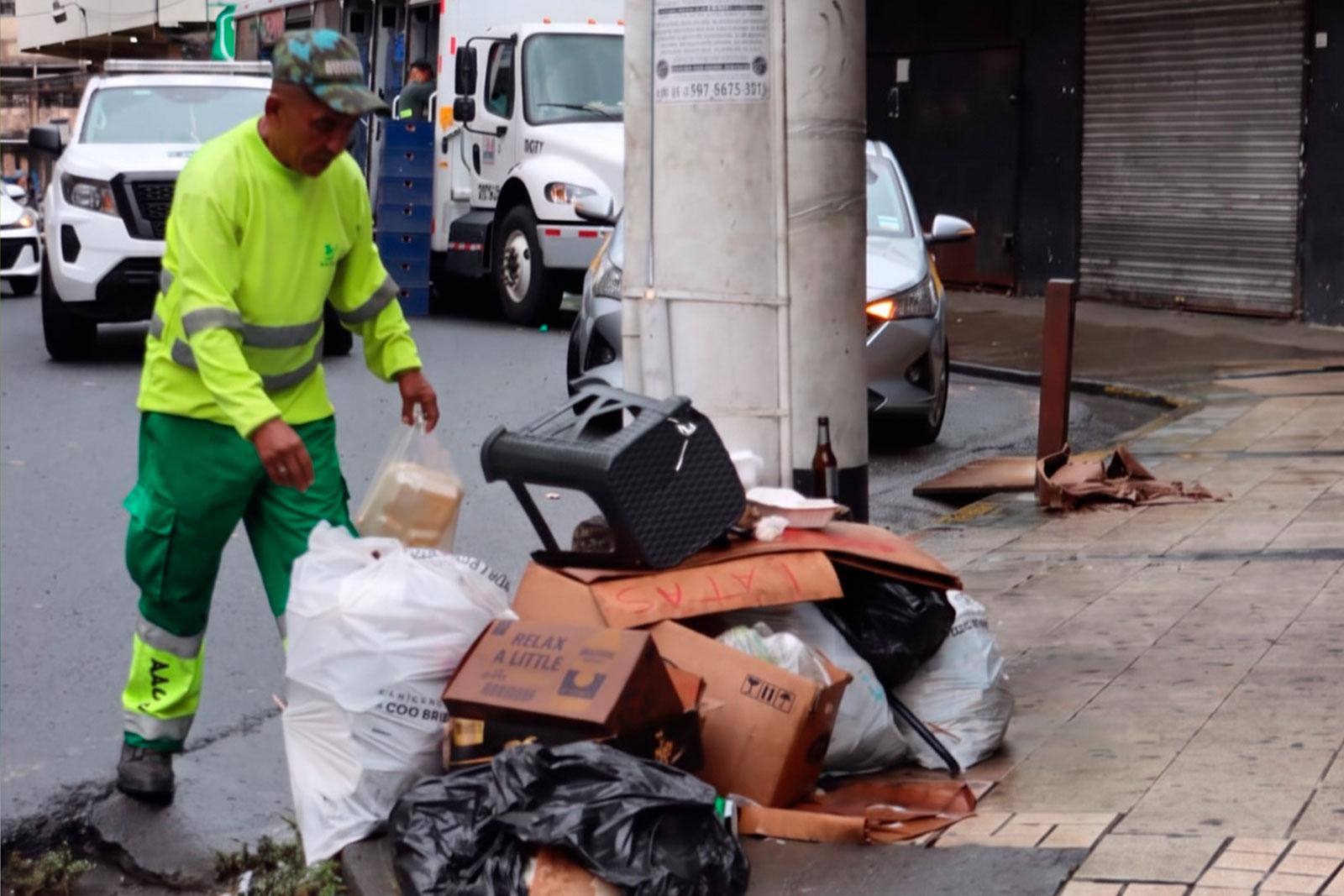 Recolección de desechos en el Chorrillo