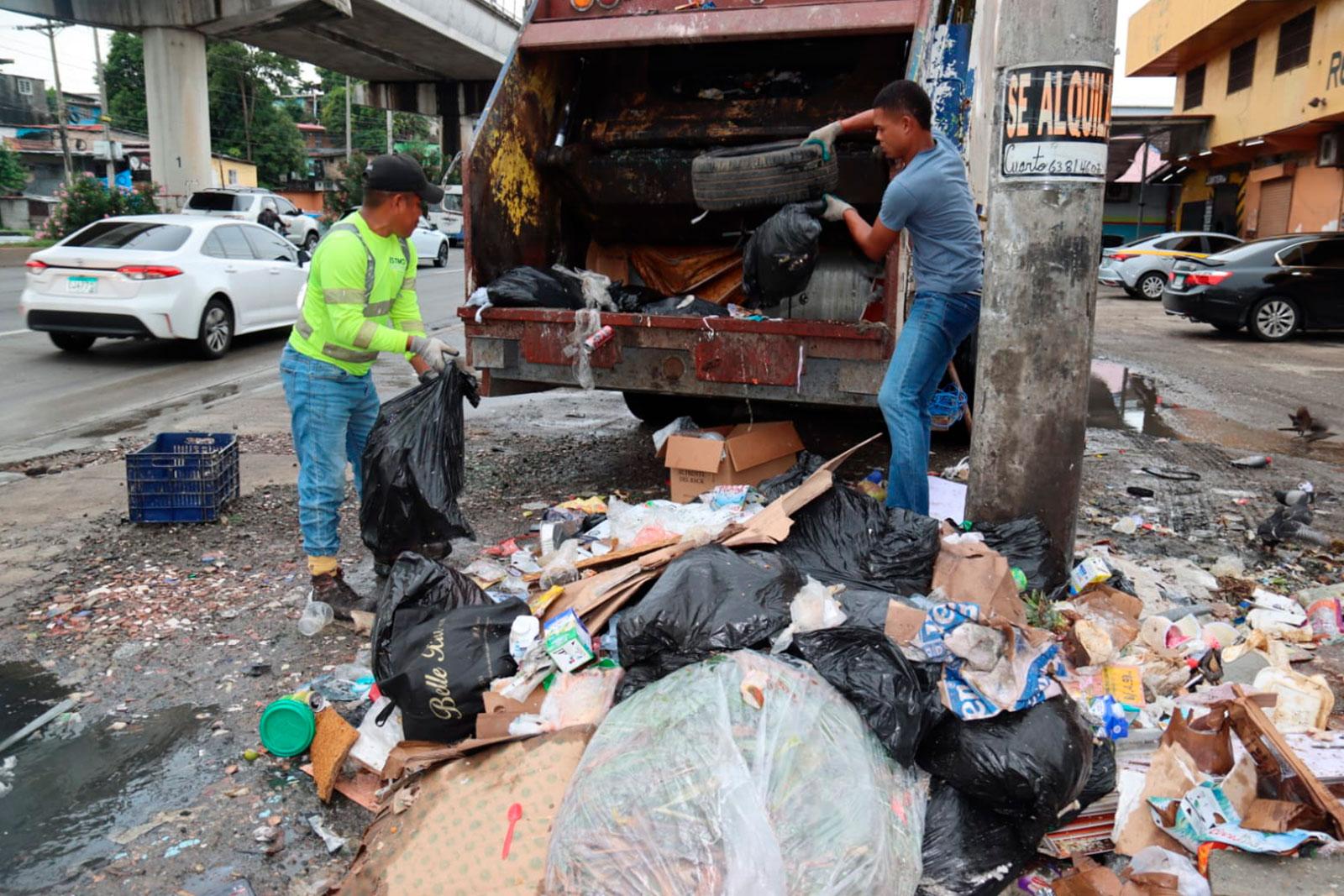 Recolección de desechos en el Sector del Hueco, corregimiento Amelia Denis de Icaza