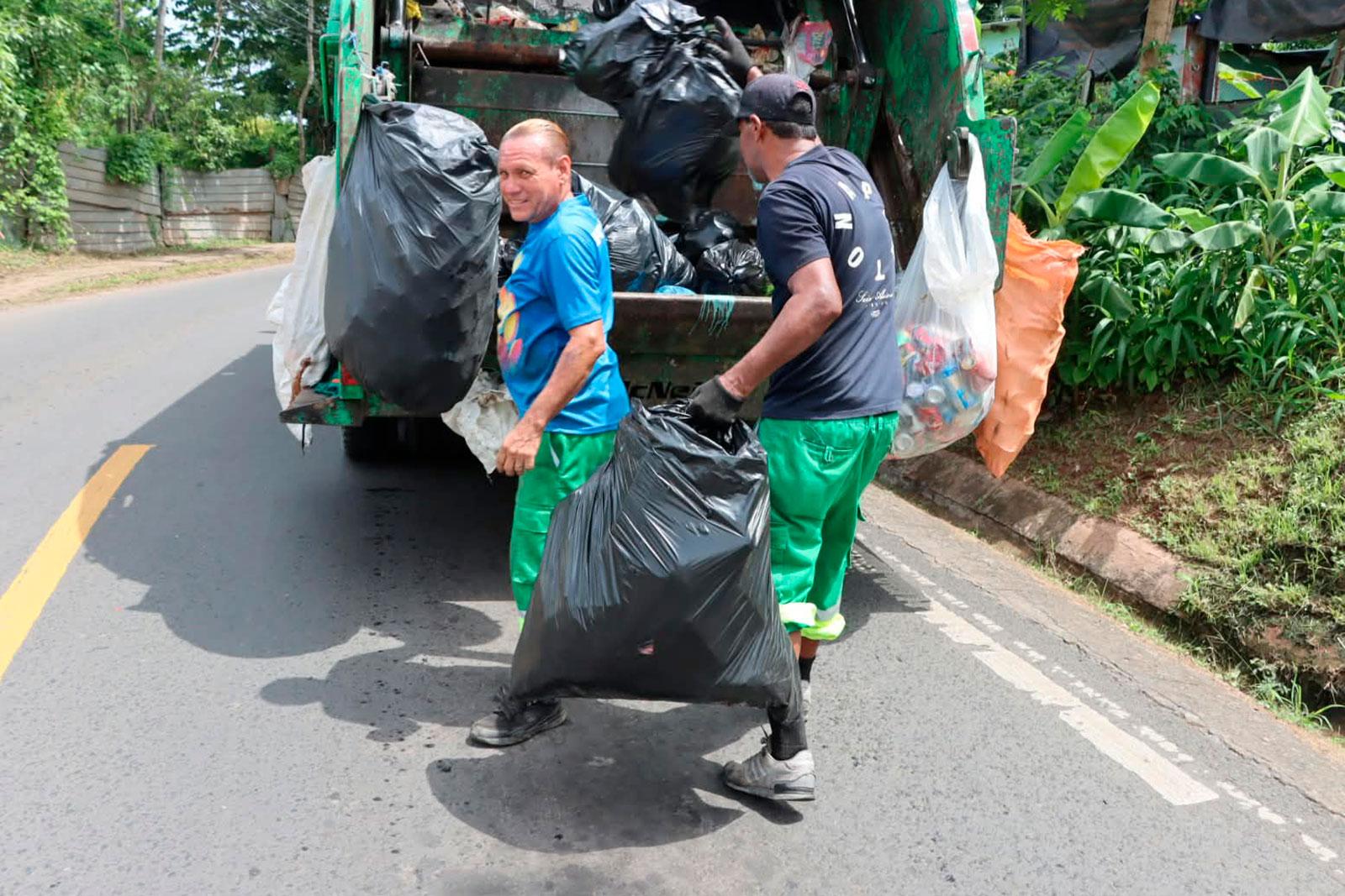 Recolección de desechos en el corregimiento de Las Mañanitas.