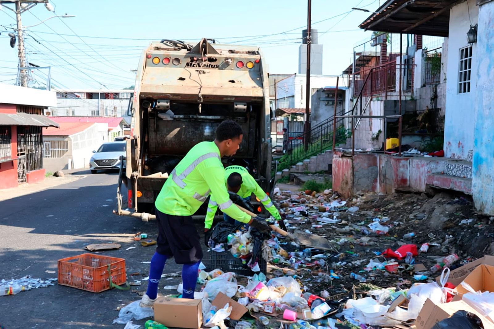 Recolección de desechos en Veranillo, corregimiento Belisario Porras.