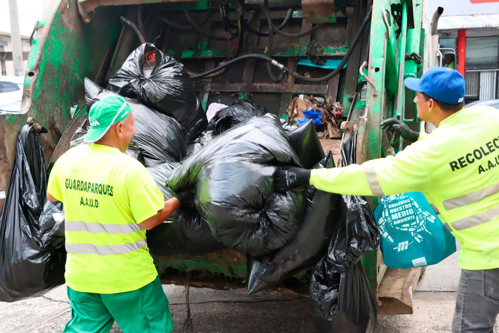 Recolección de desechos en el corregimiento de Pueblo Nuevo