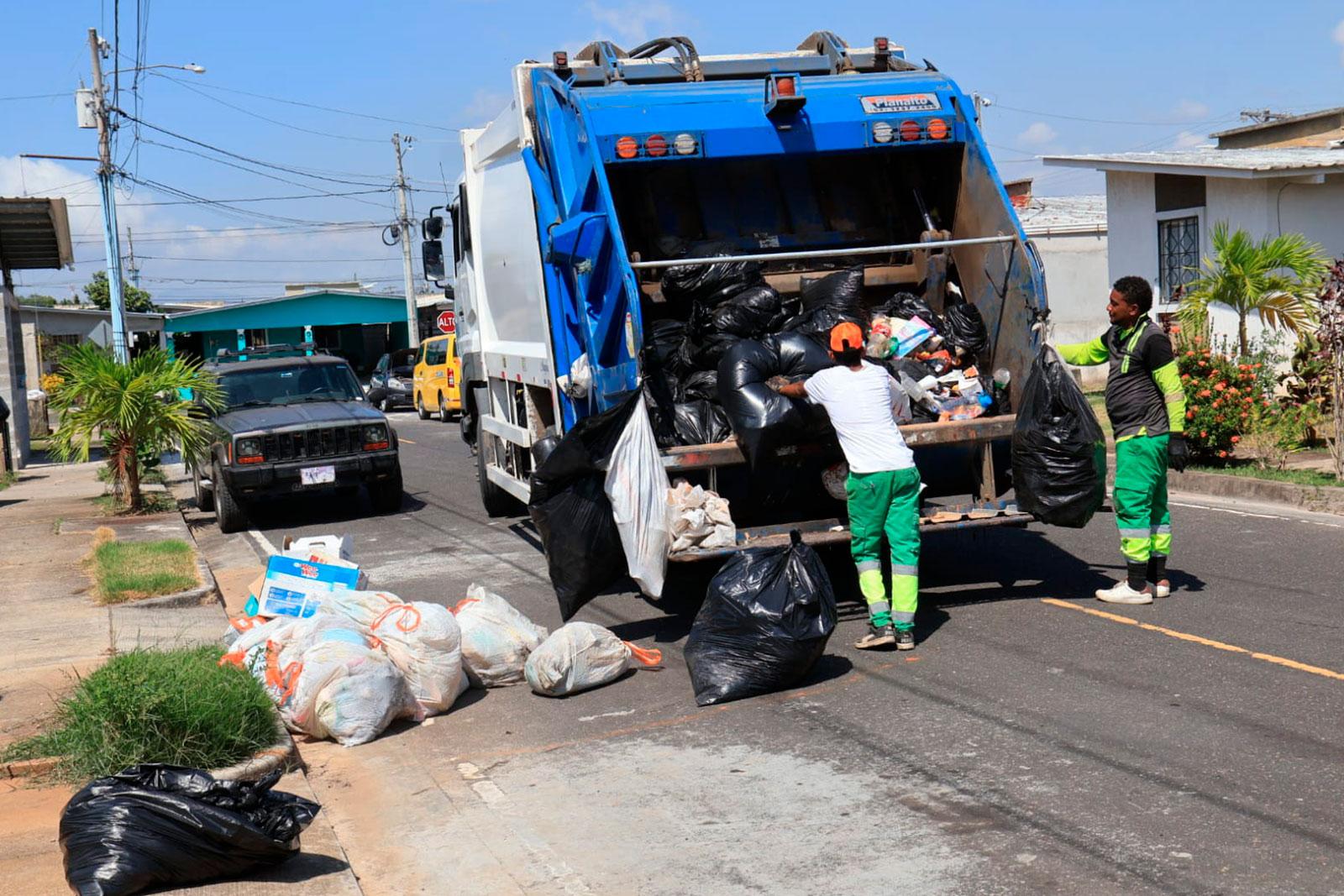 Recolección de desechos en Colinas de Pacora, corregimiento de Pacora.