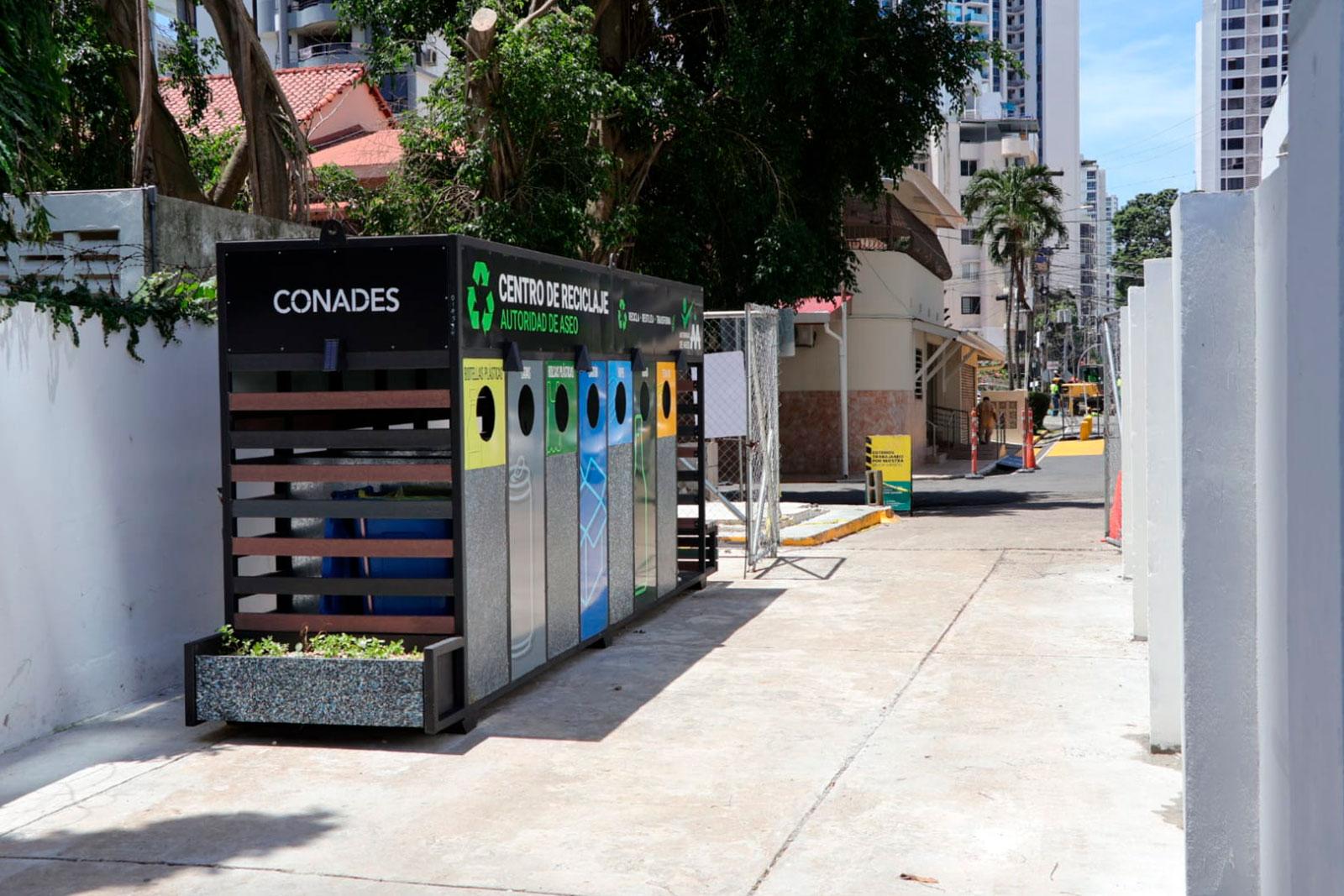 Estación de Reciclaje de Coco Parque